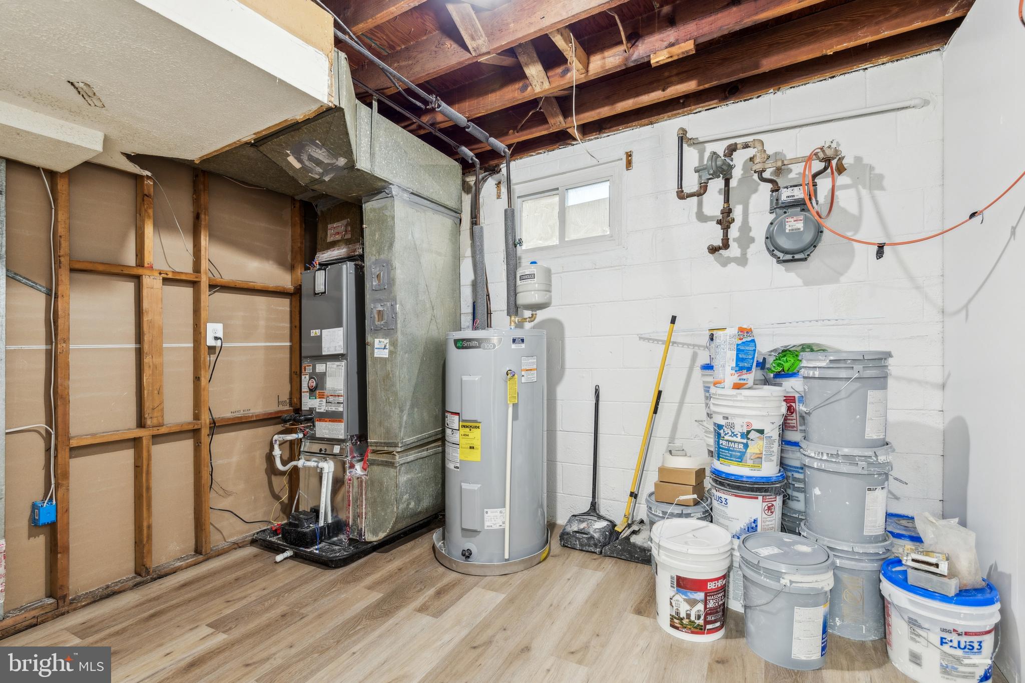 CRESTVIEW MANOR - Residential