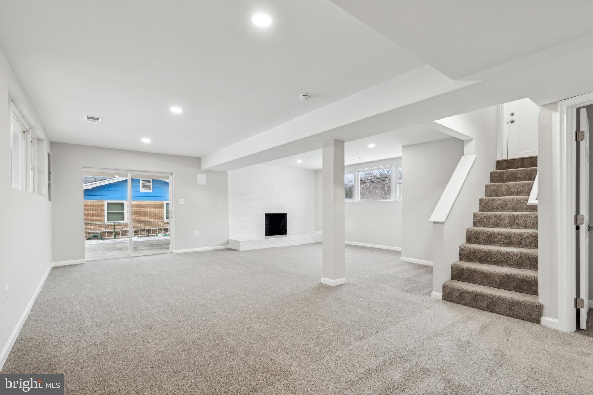 CRESTVIEW MANOR - Residential