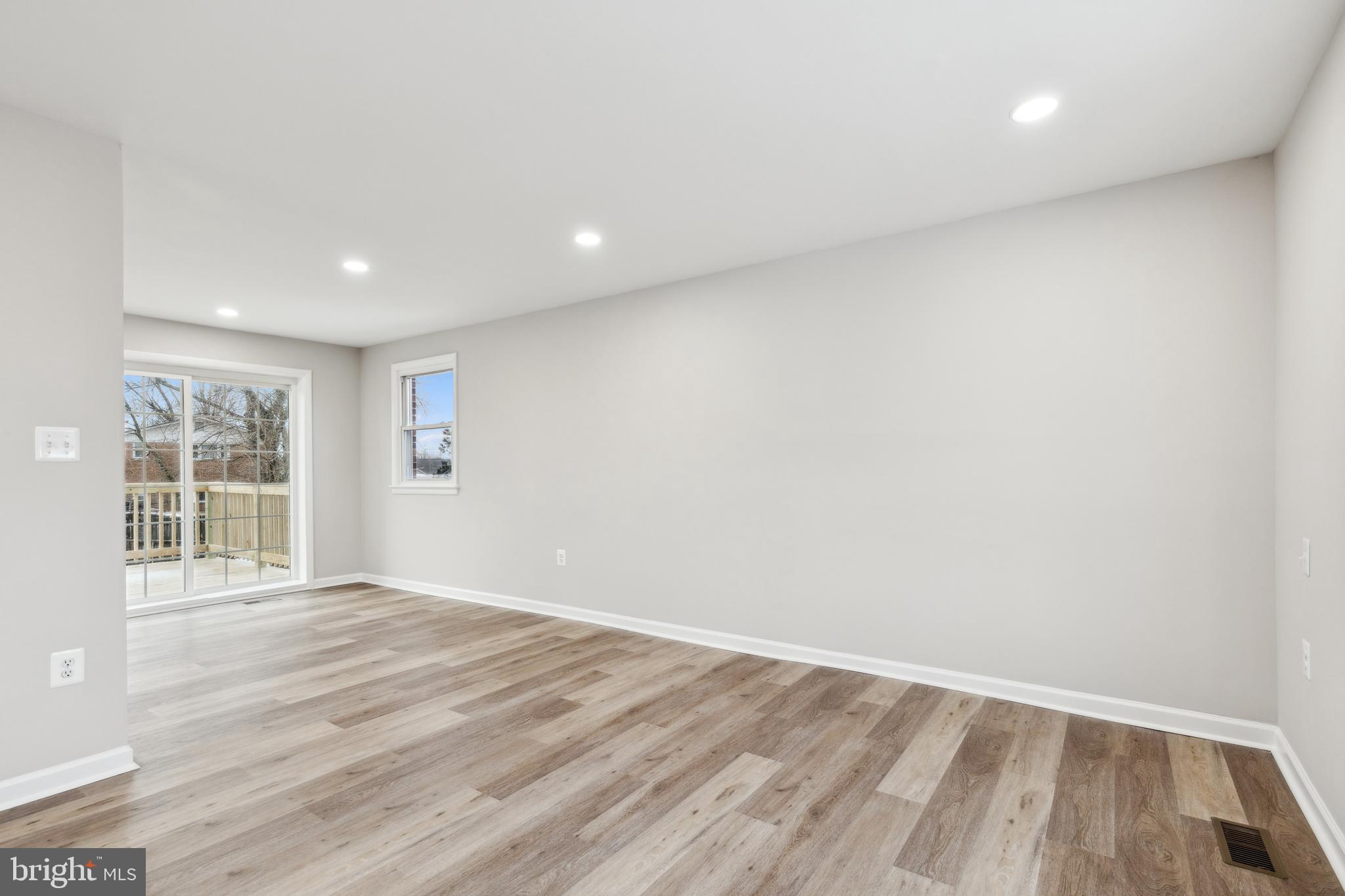 CRESTVIEW MANOR - Residential