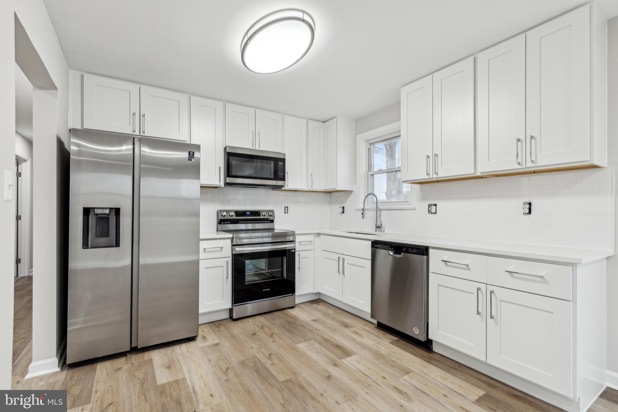 CRESTVIEW MANOR - Residential