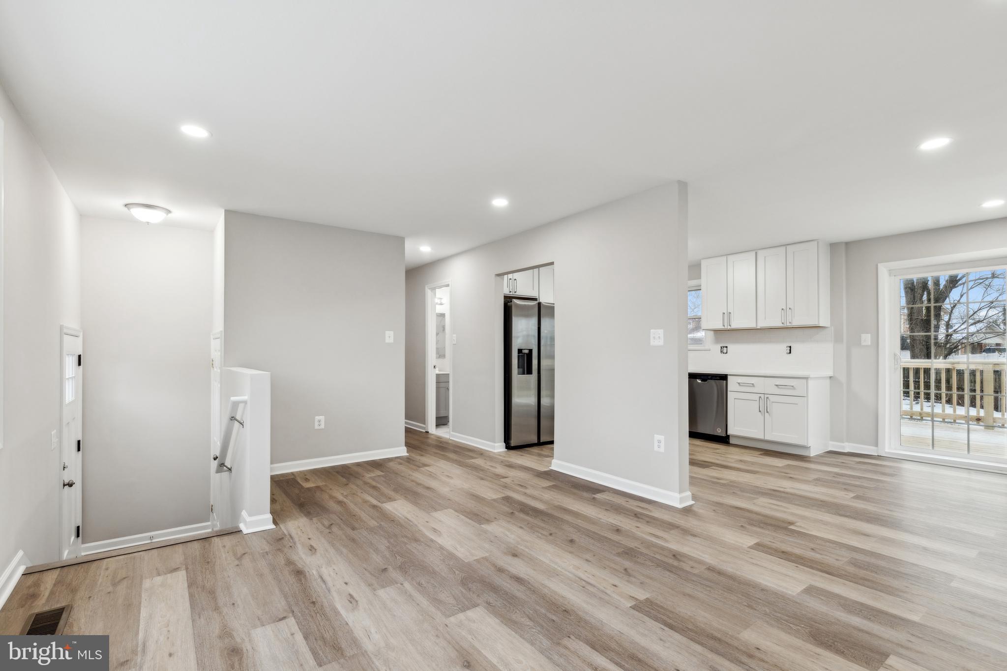 CRESTVIEW MANOR - Residential