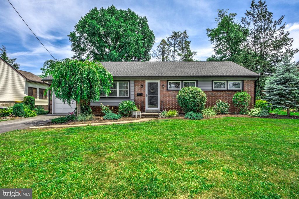 Photo of 513 S 6th Street, Denver, PA 17517 (MLS # PALA2052654)