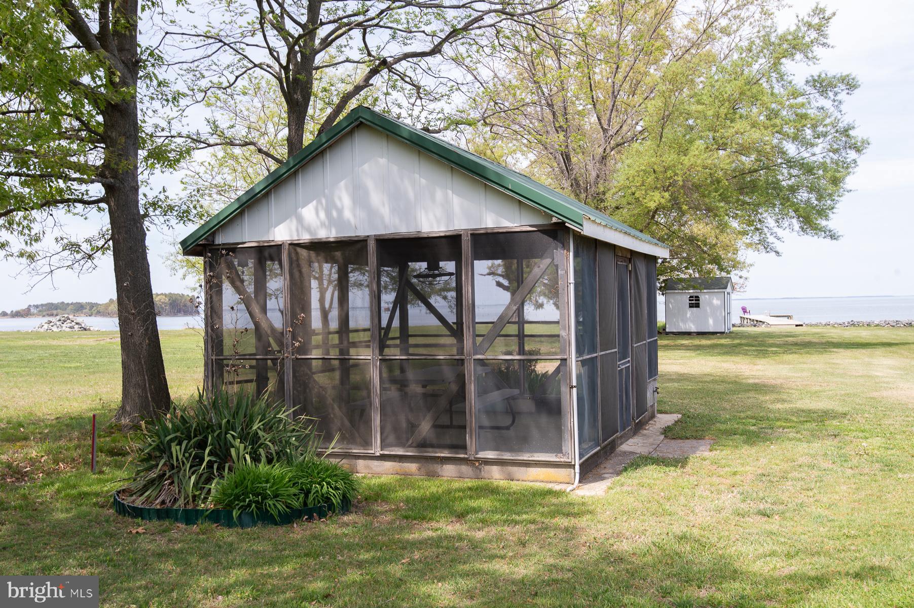 TWIN POINT COVE - Residential