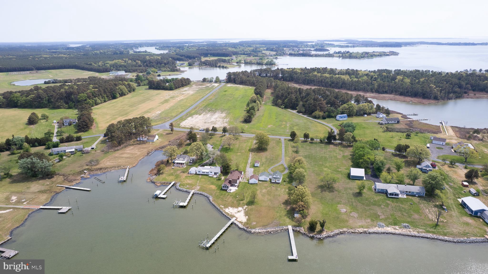 TWIN POINT COVE - Residential