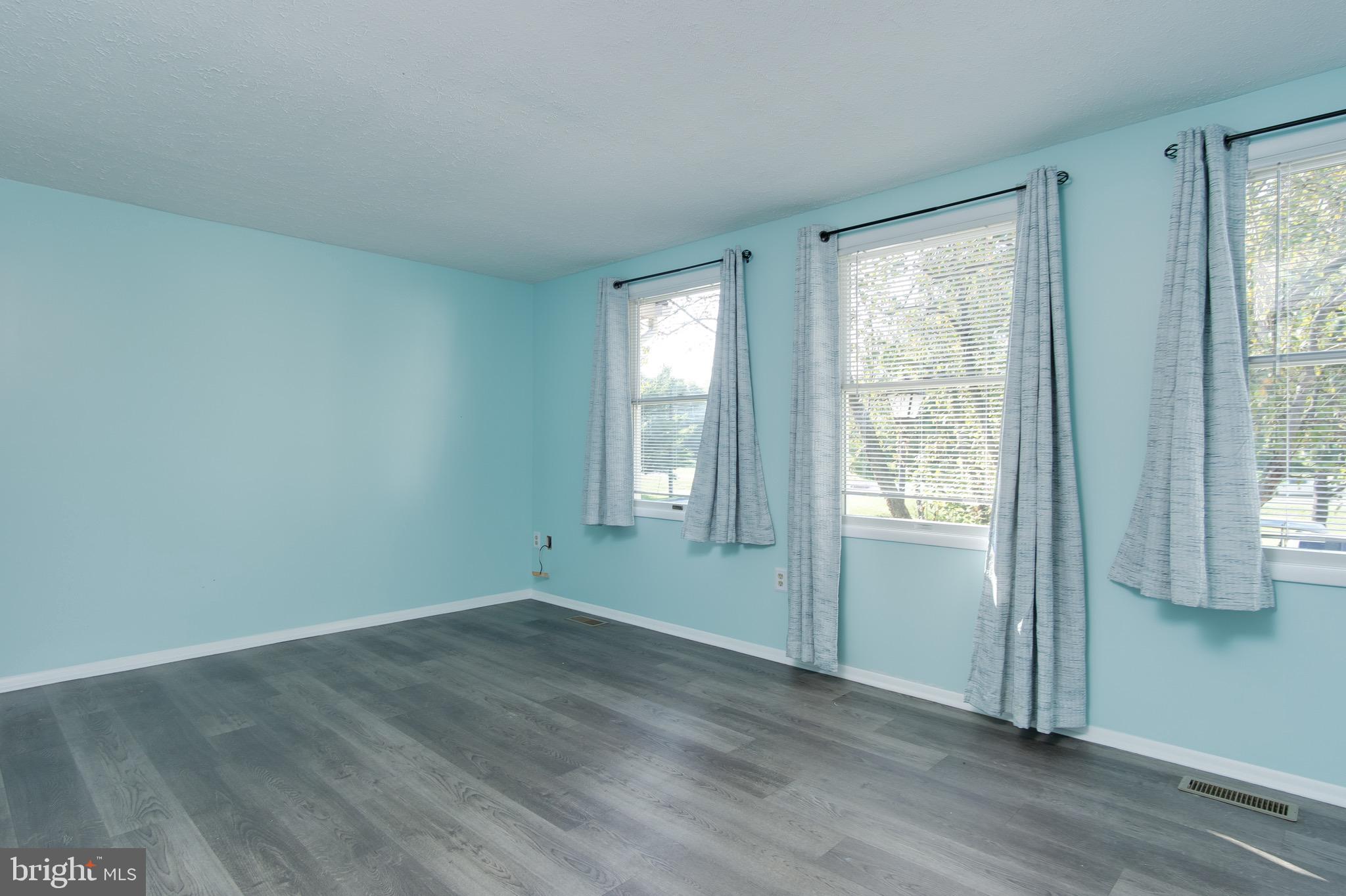 GLADE TOWN - Residential