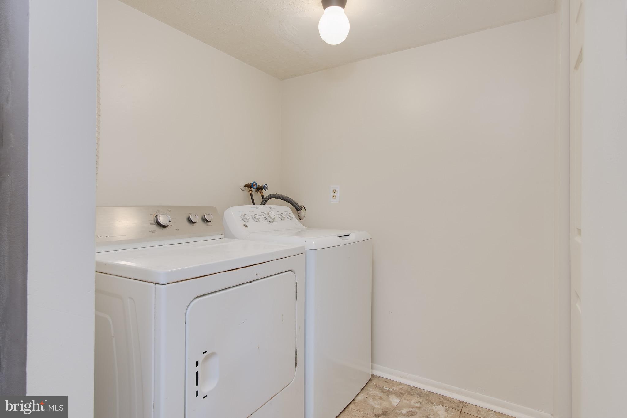 GLADE TOWN - Residential