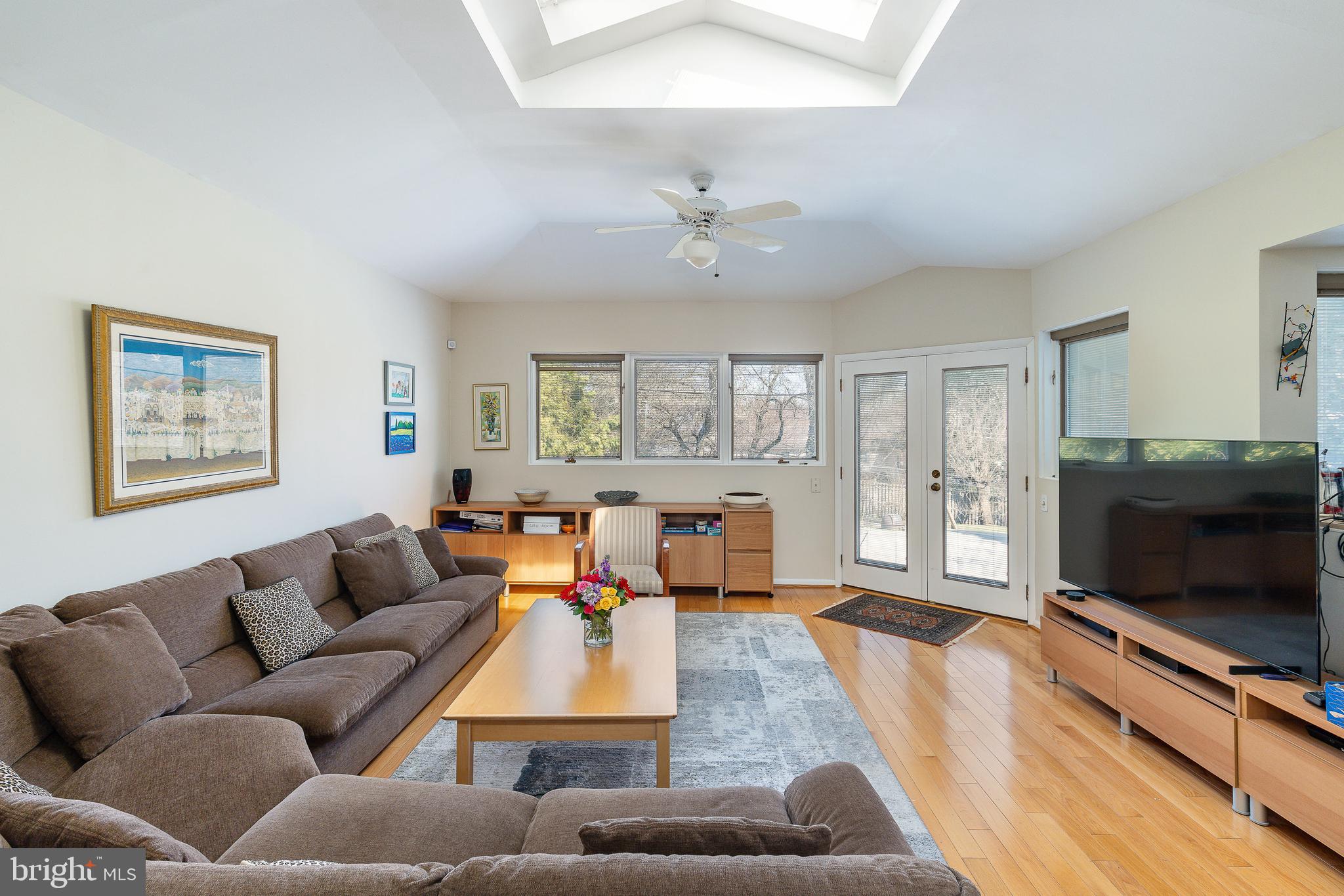 WYNNEWOOD - Residential