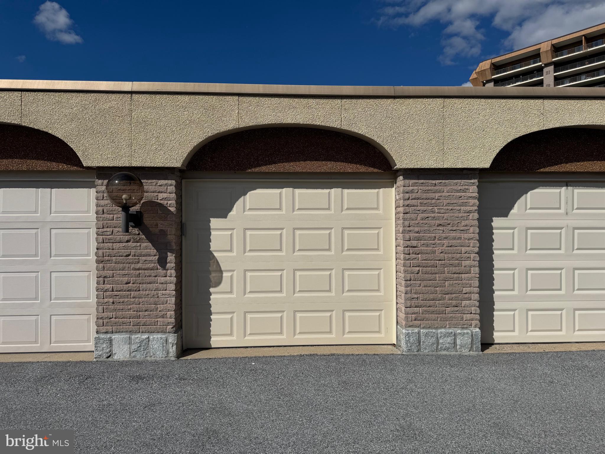 VALLEY FORGE TOWER - Residential