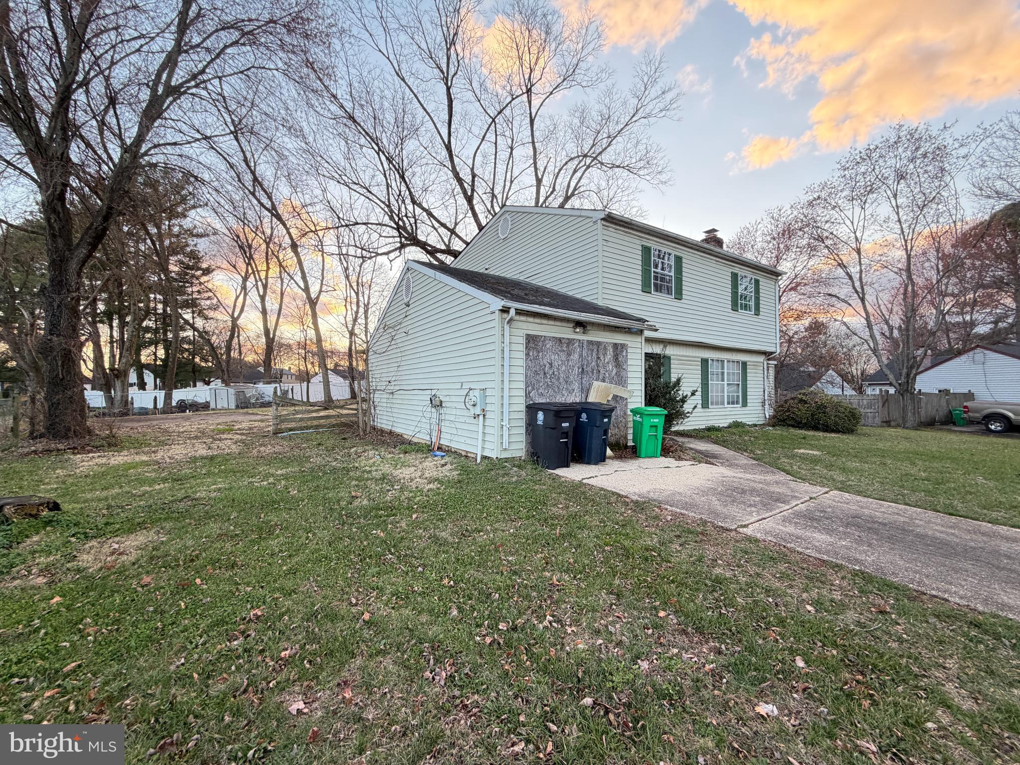 RAMBLING HILLS - Residential