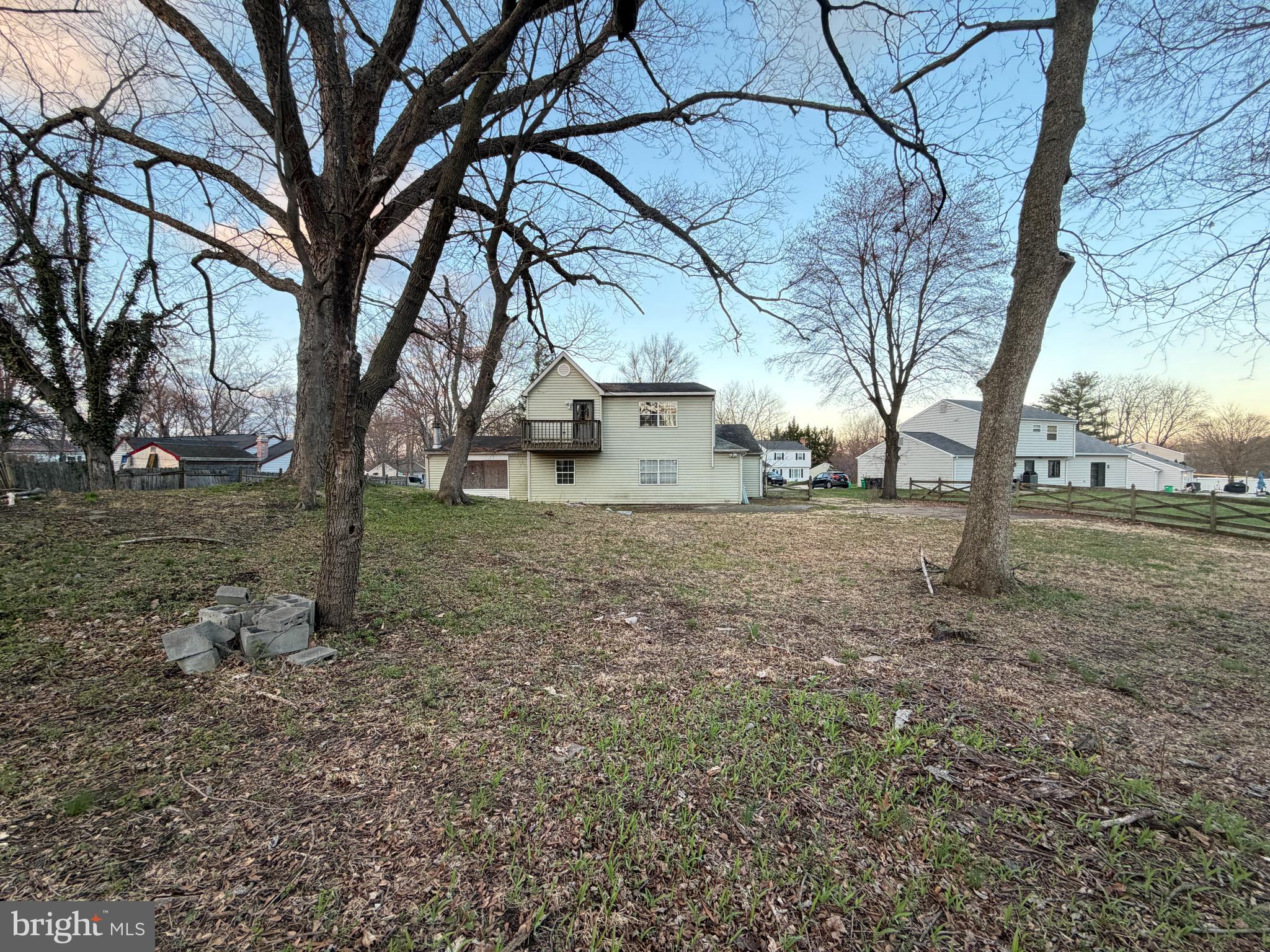 RAMBLING HILLS - Residential