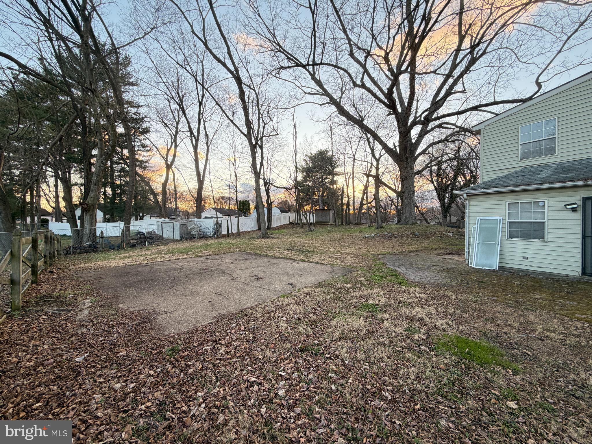 RAMBLING HILLS - Residential