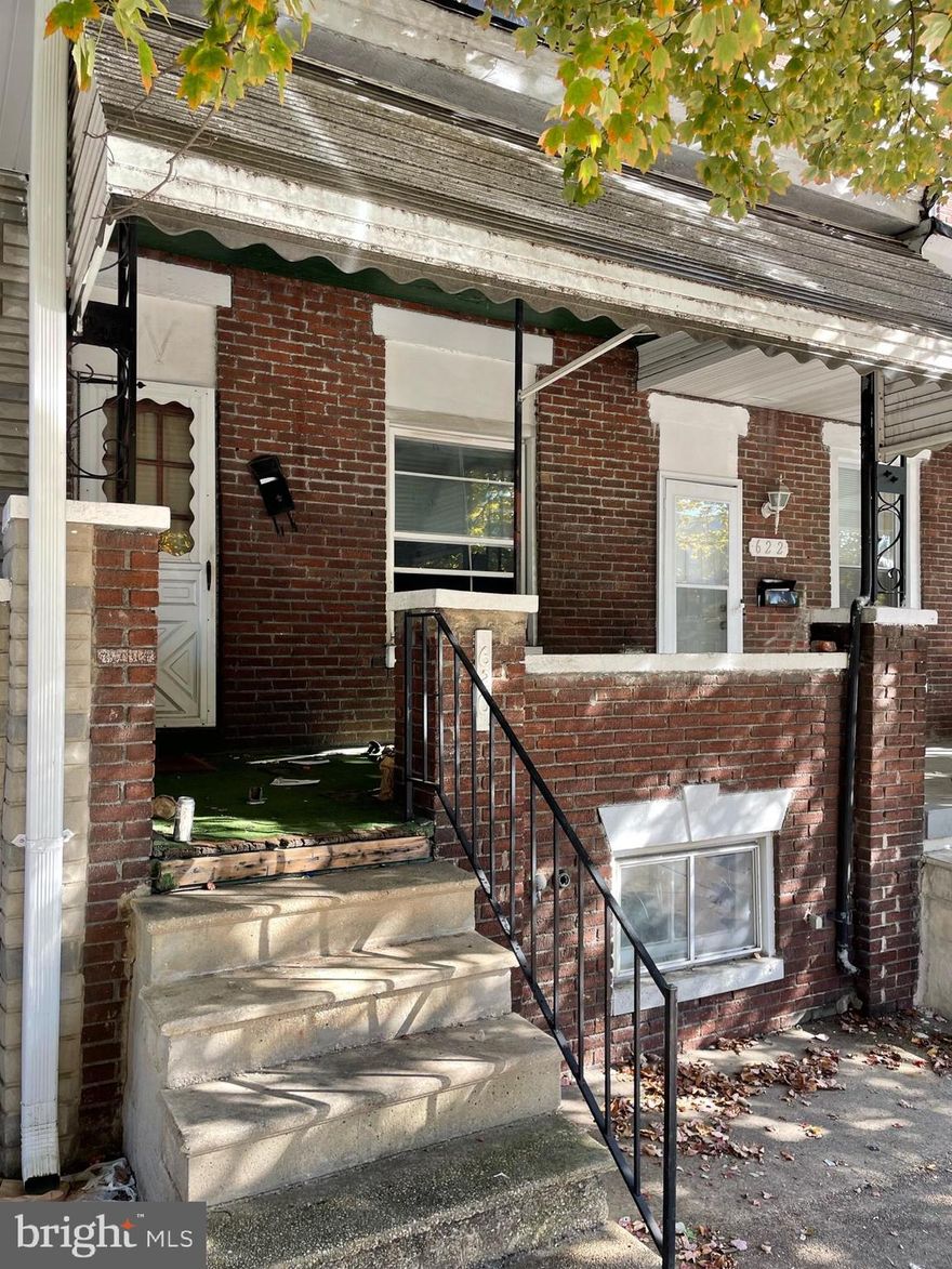 Home needs renovation - beware of potential mold; cash or construction loan only. Being sold as-is and subject to third-party approval. All offers must be in wet signatures. Offers received in electronic signatures will not be reviewed, considered, or accepted. No offers will be accepted until 15 DOM. Buyer to pay loss mitigation fee of $4000. Do Not Disturb Occupants.