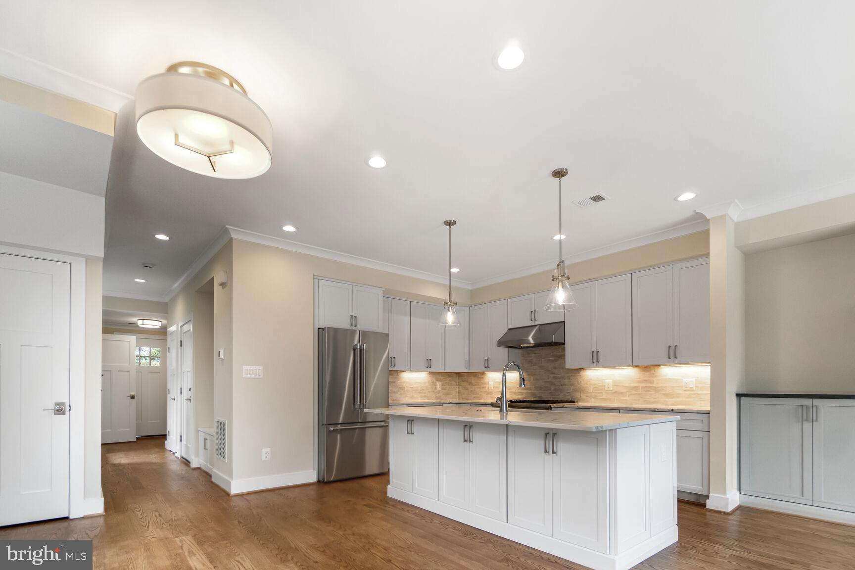 2127 N TROY