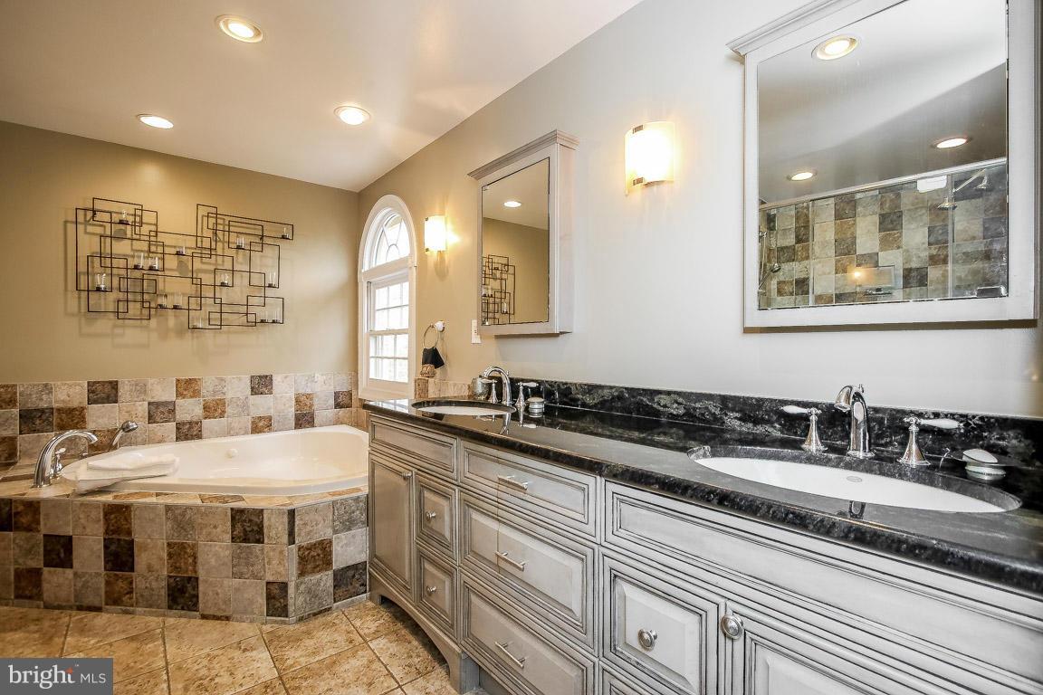 ULMSTEAD COVE - Residential