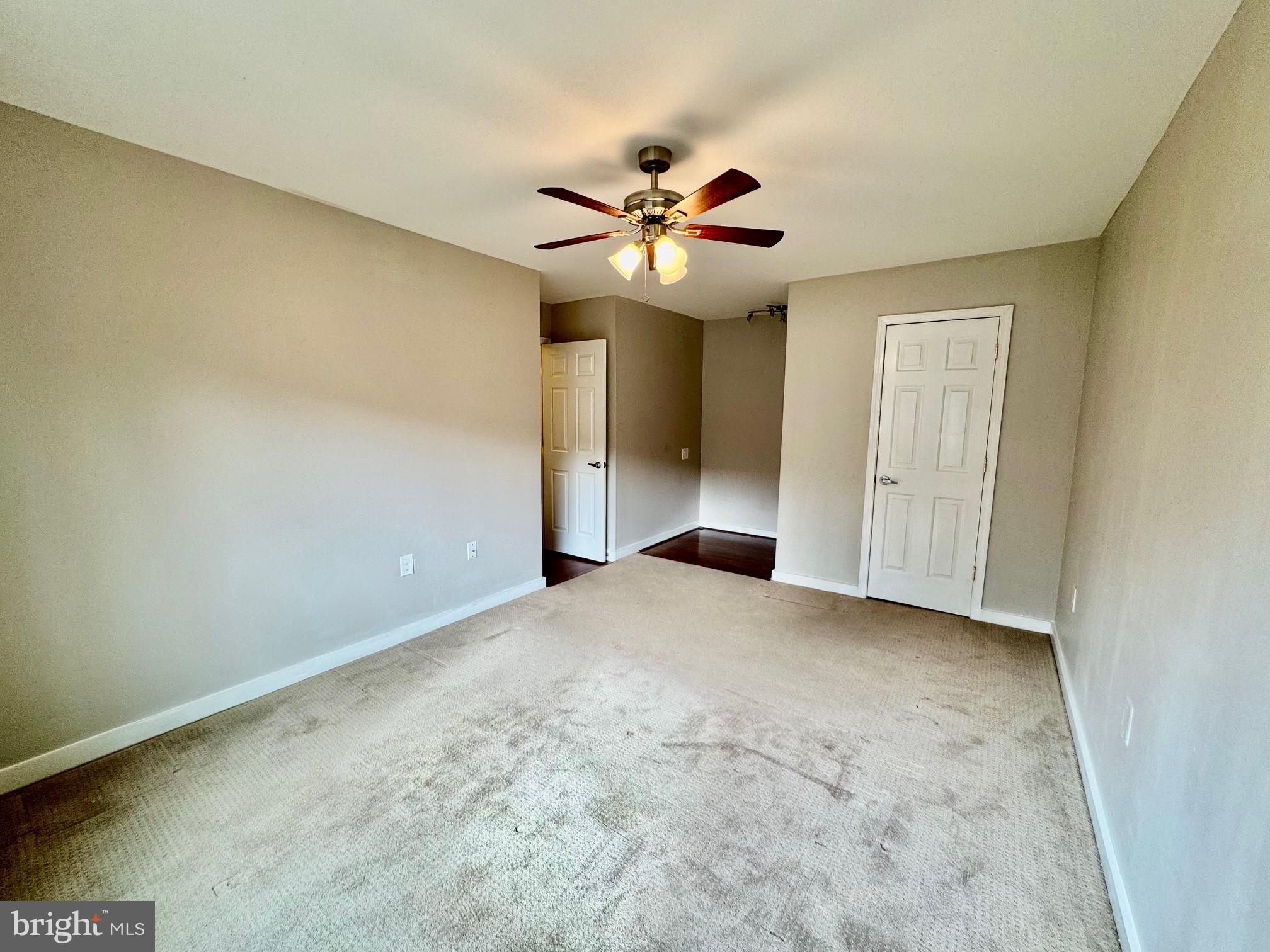 OCCOQUAN RIDGE CONDO - Residential