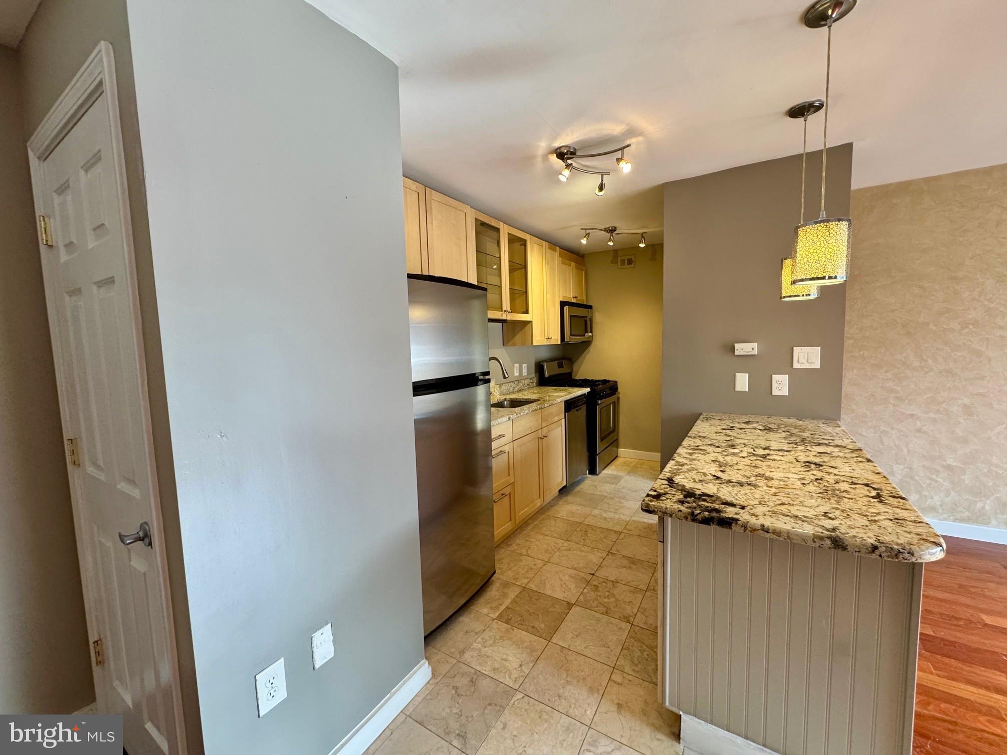 OCCOQUAN RIDGE CONDO - Residential