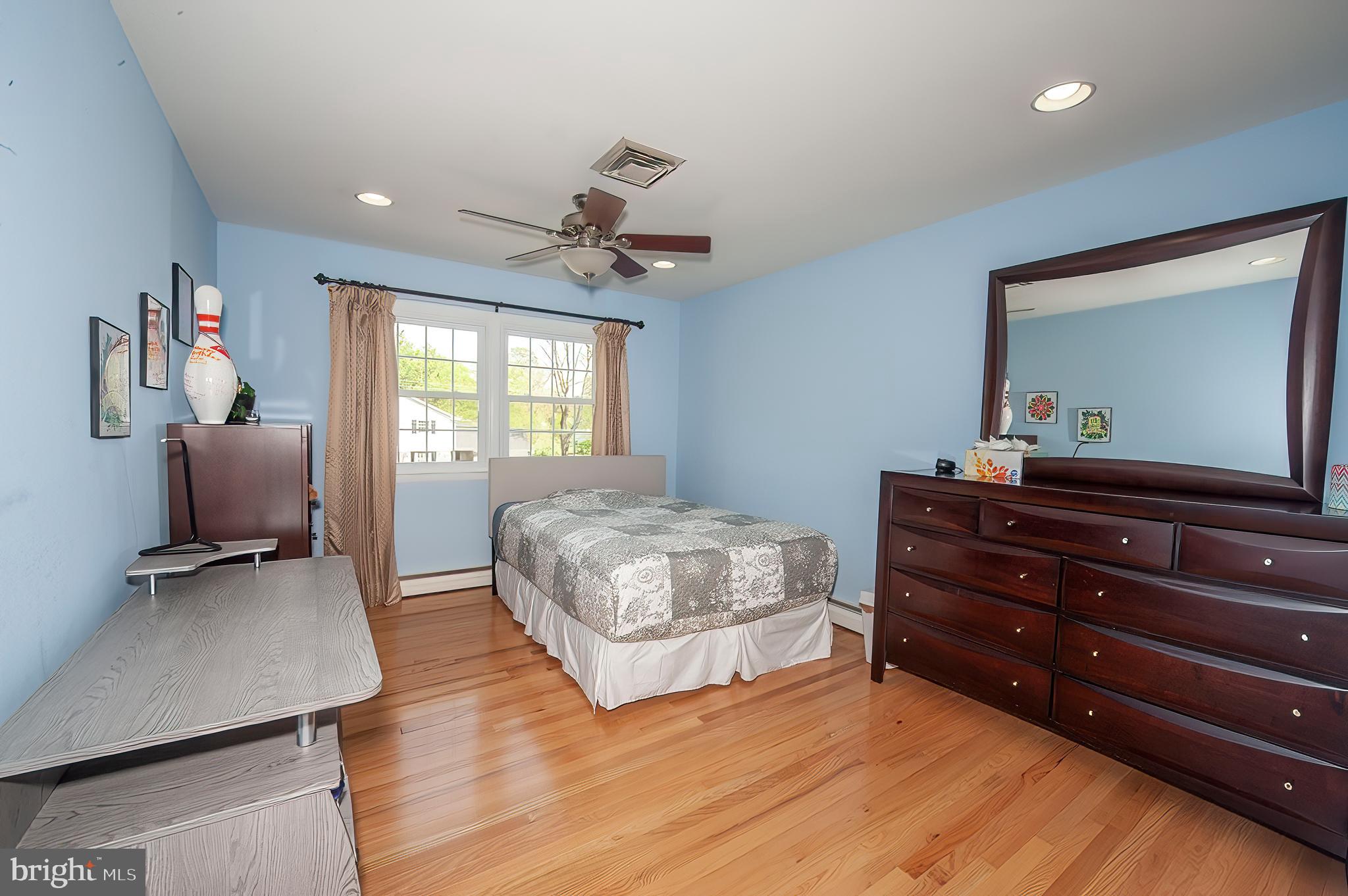 DEVON DOWNS - Residential