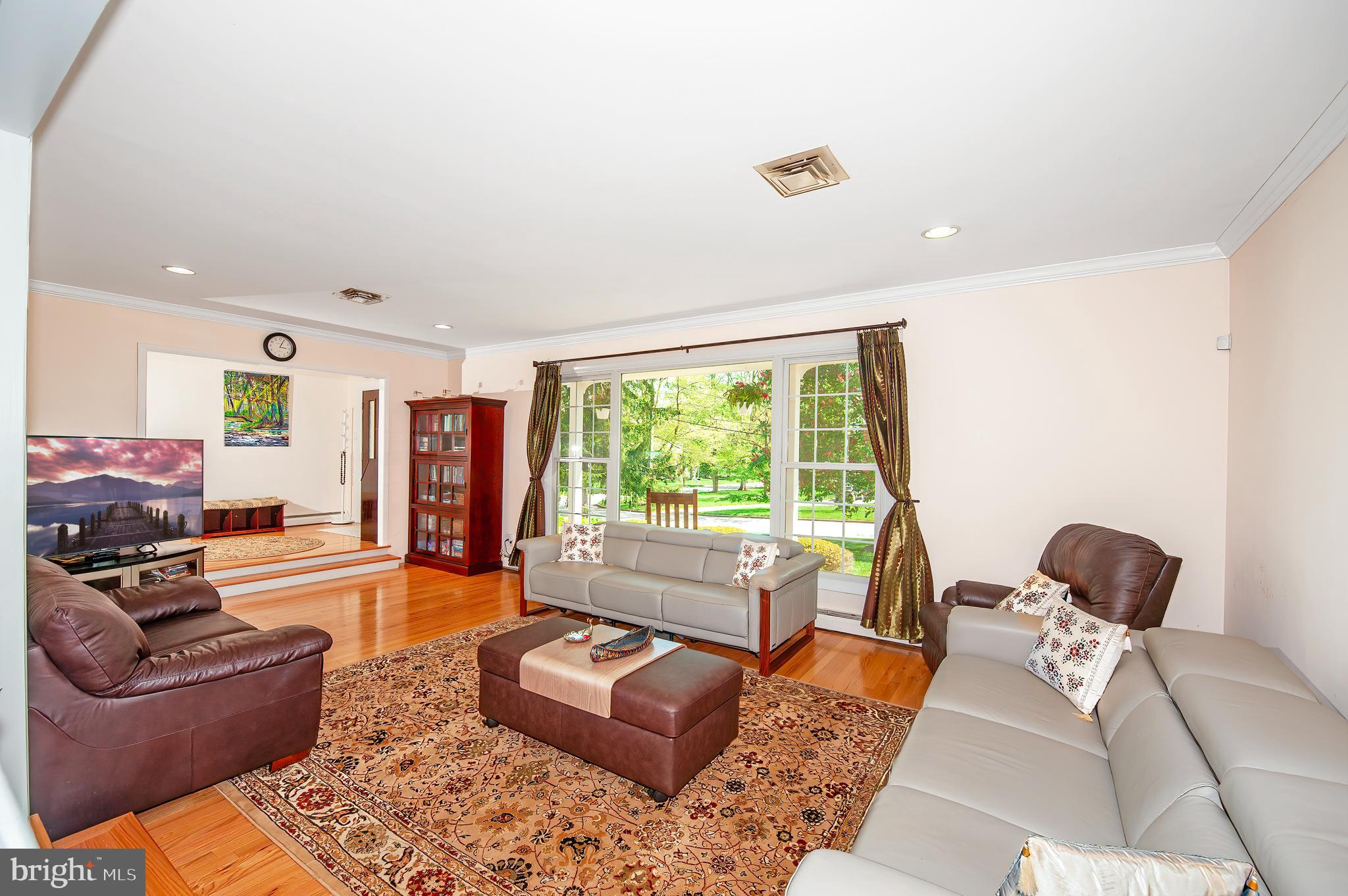 DEVON DOWNS - Residential