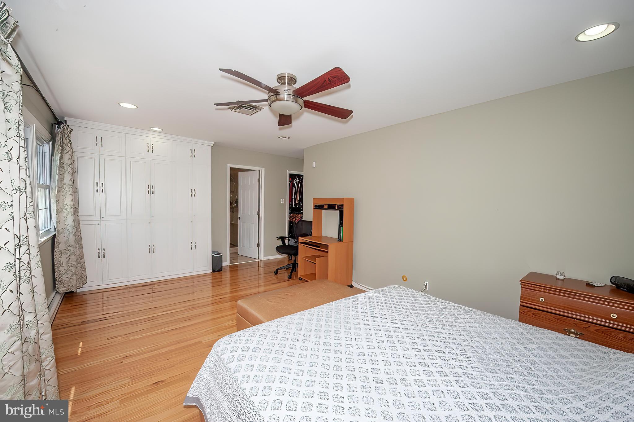 DEVON DOWNS - Residential