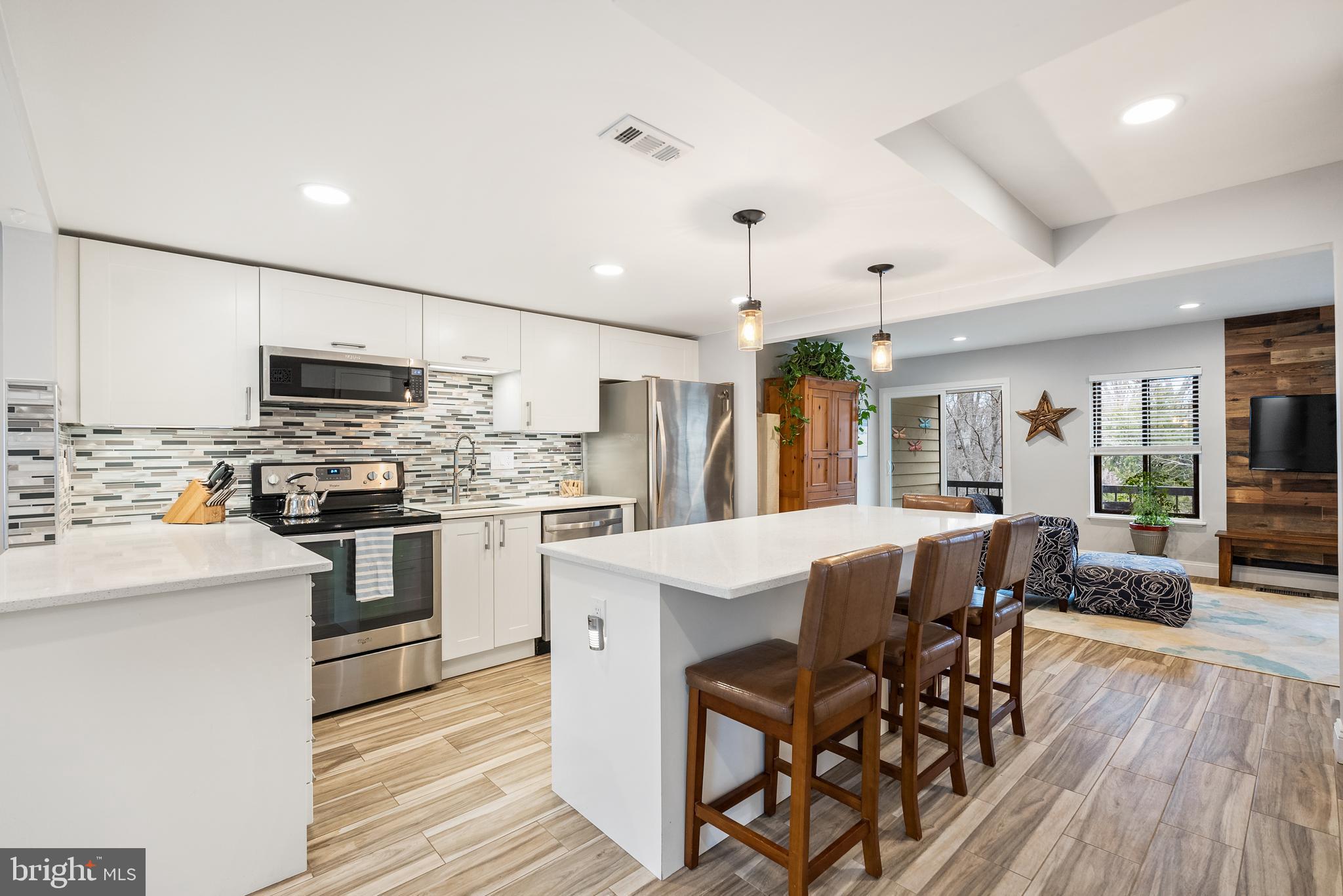 RESTON - Residential