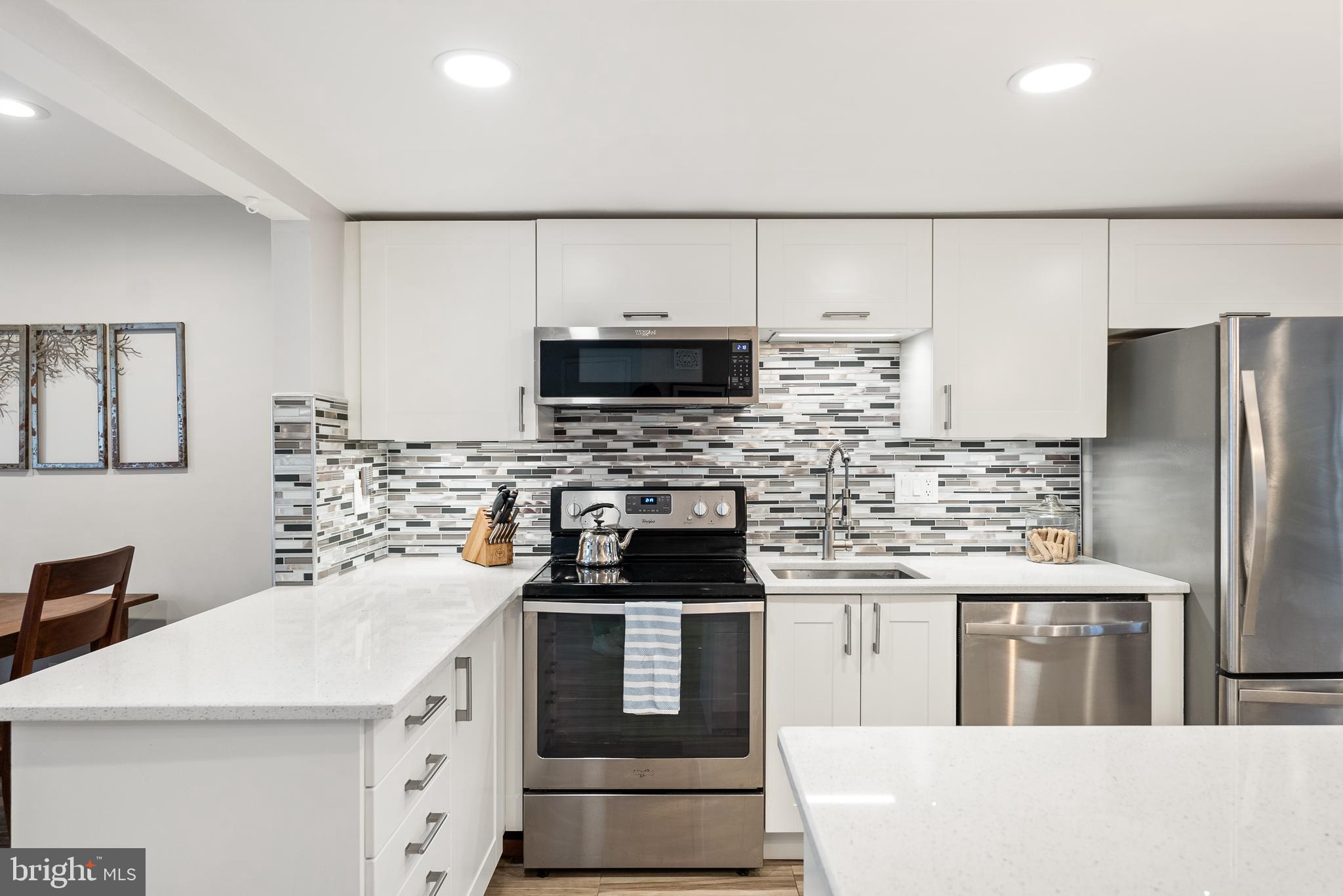 11512 HEARTHSTONE COURT