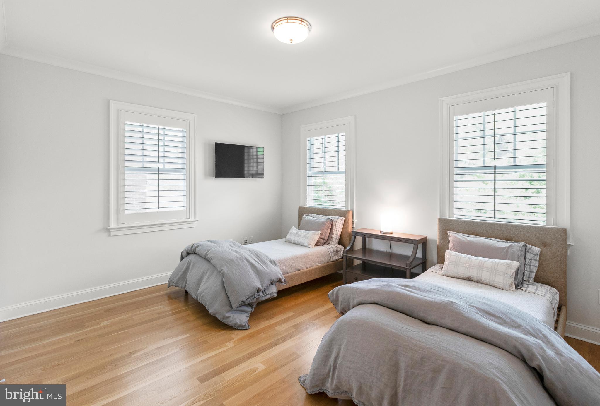 NORWOOD HEIGHTS - Residential