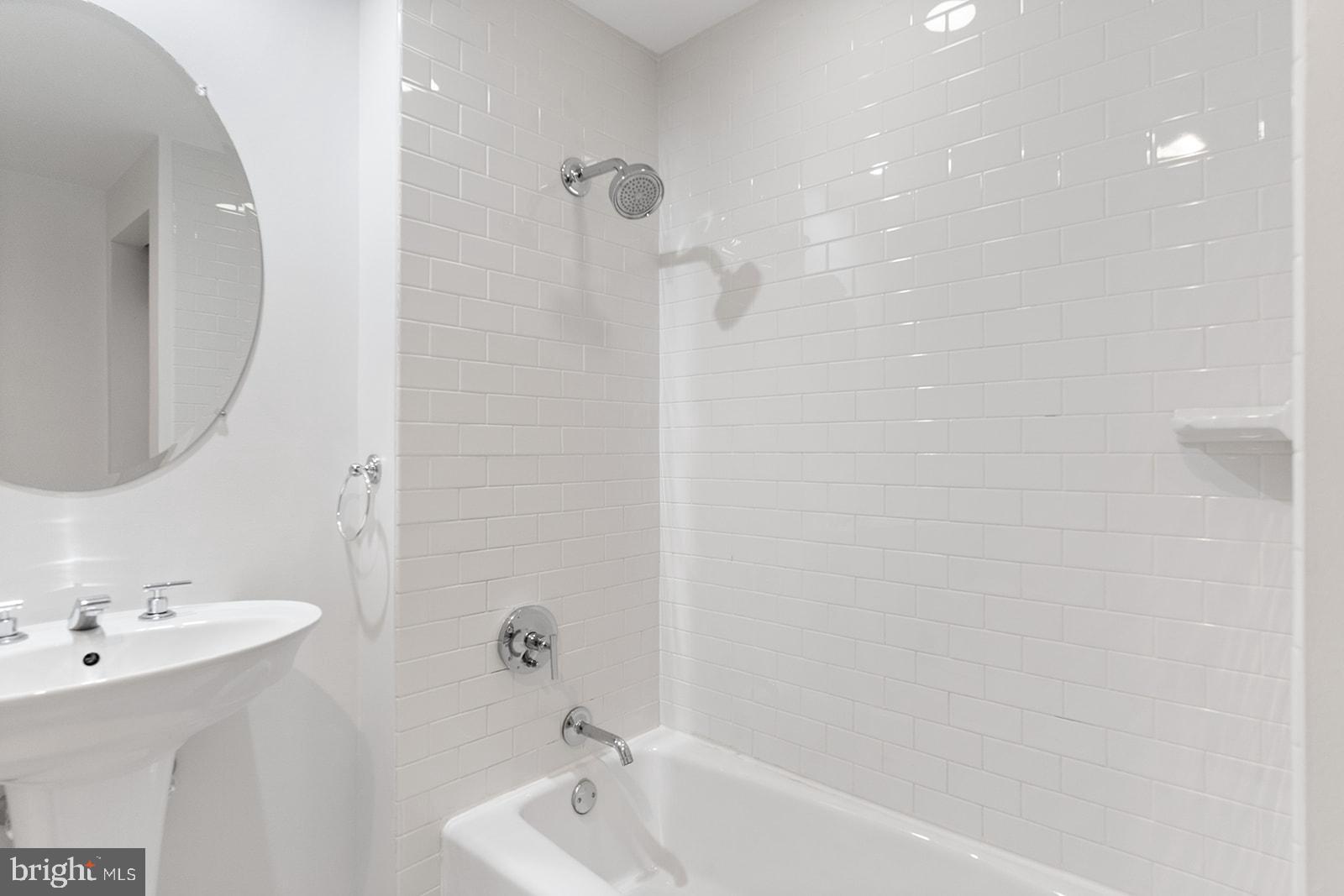 AVENUE OF THE ARTS - Residential