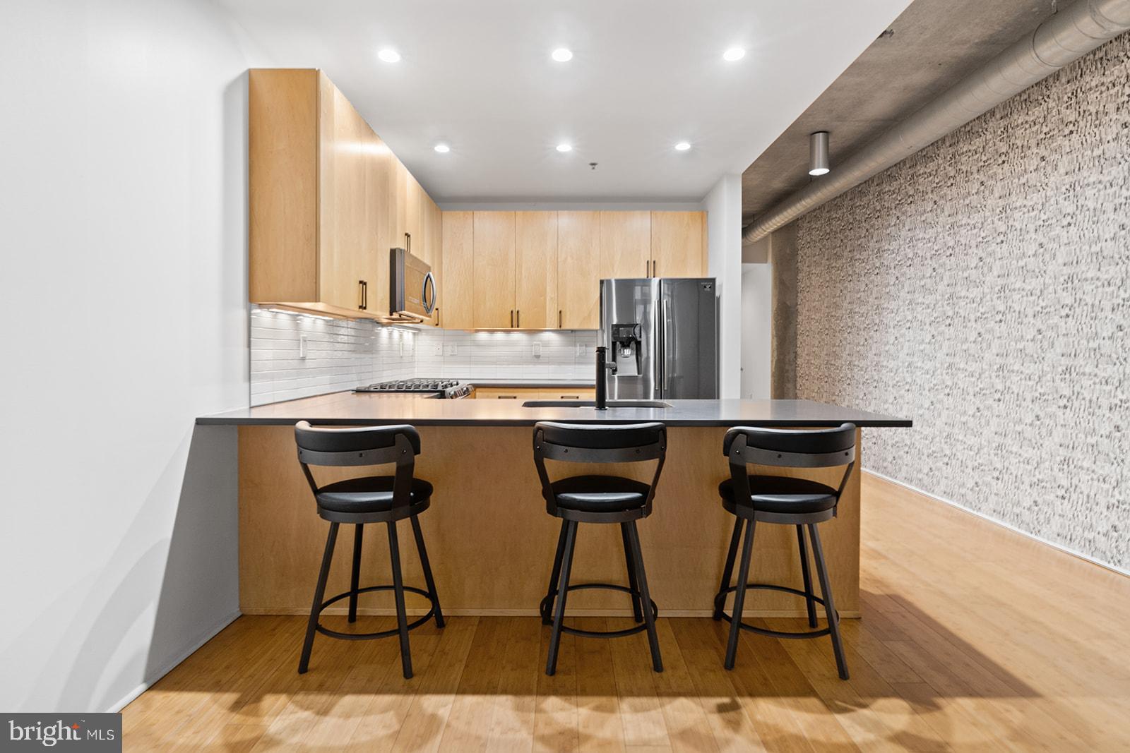 AVENUE OF THE ARTS - Residential