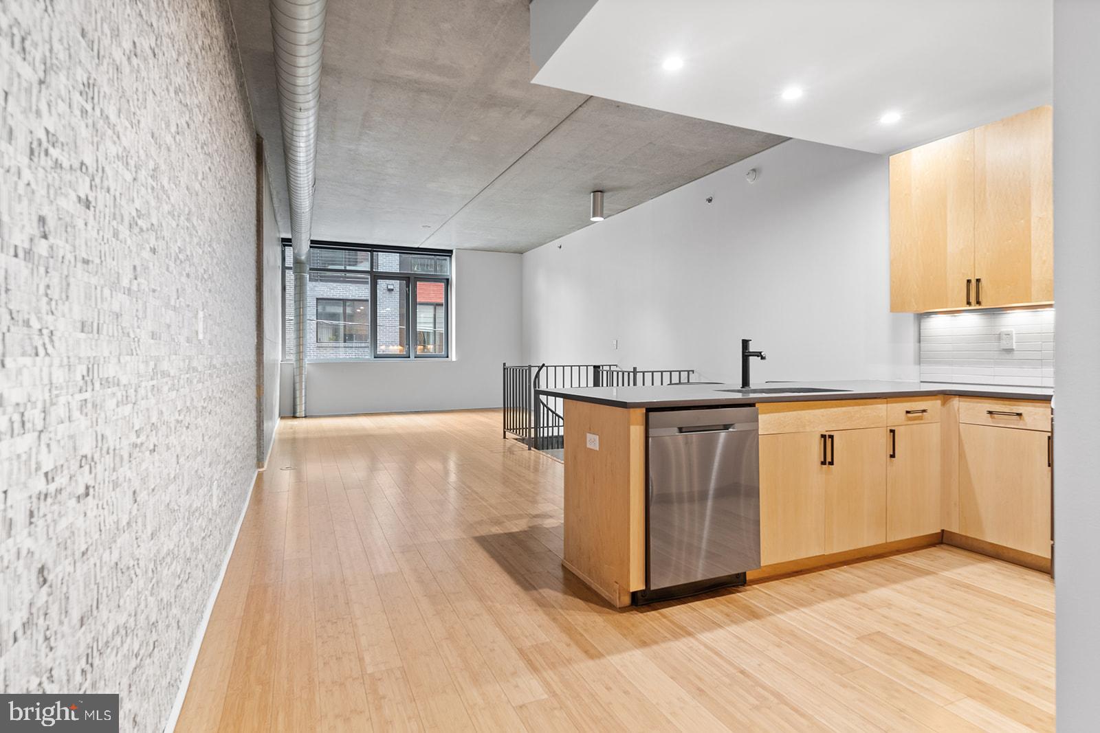 AVENUE OF THE ARTS - Residential