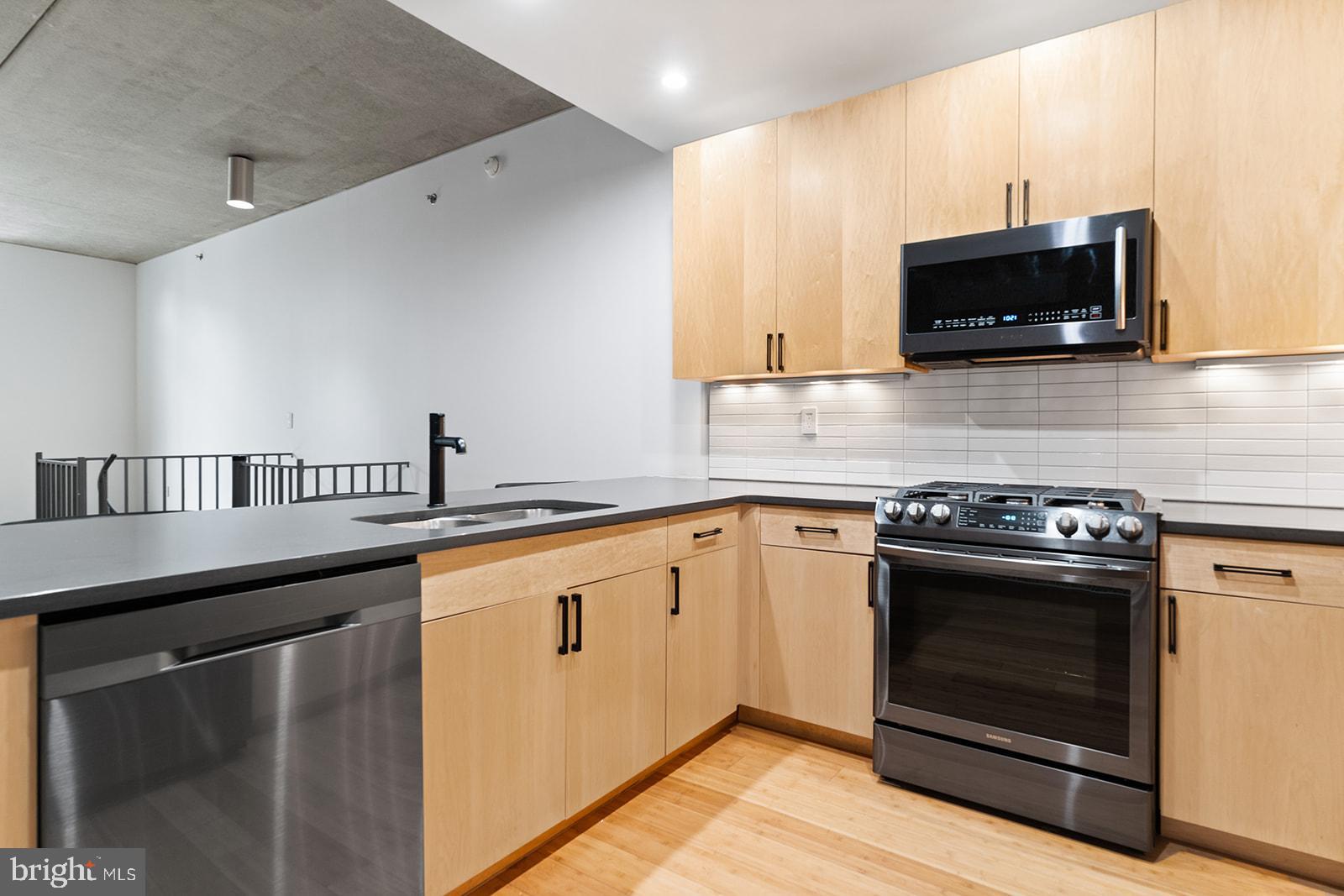 AVENUE OF THE ARTS - Residential