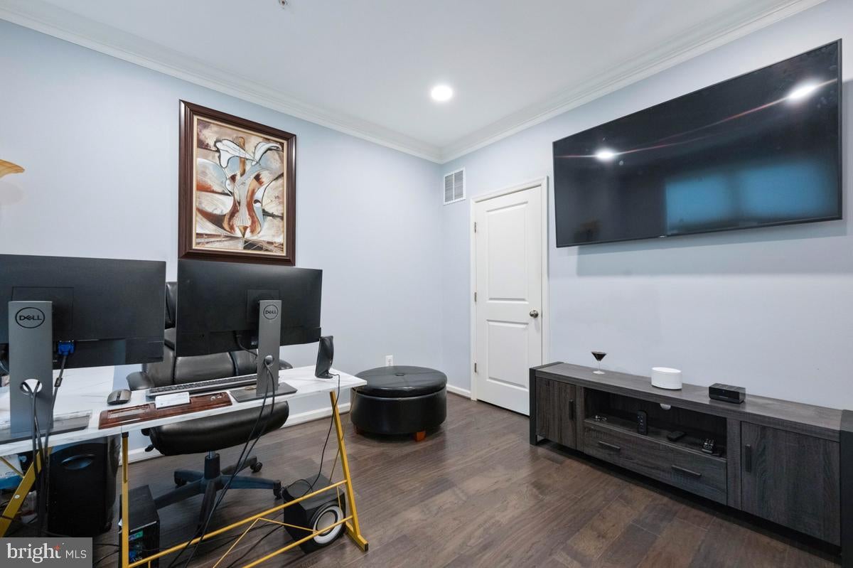 518 HARBORVIEW DRIVE