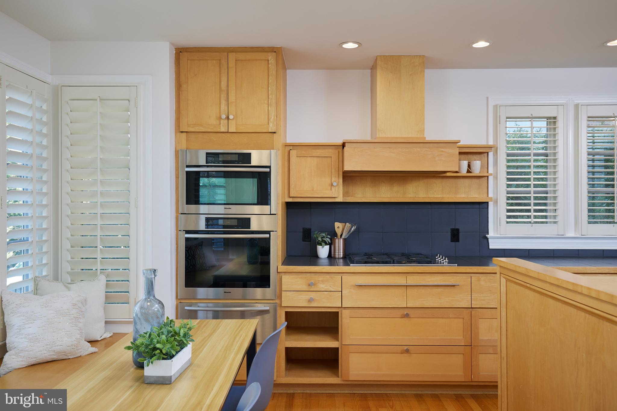 COUNTRY CLUB VILLAGE - Residential