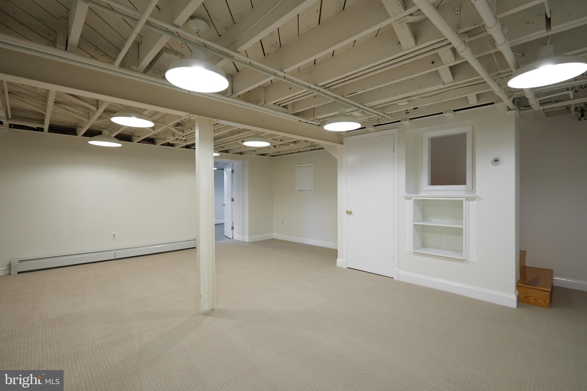 COUNTRY CLUB VILLAGE - Residential