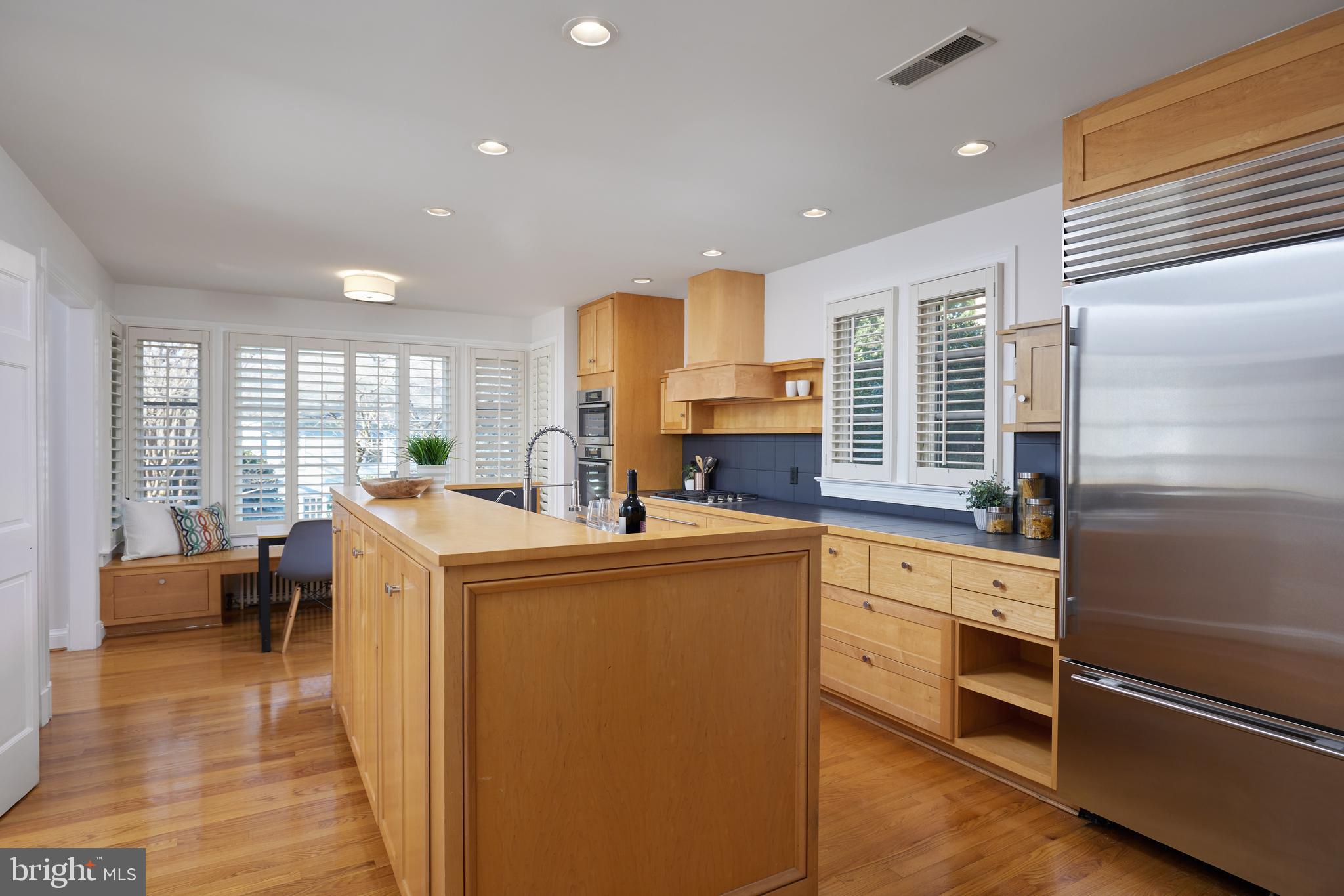 COUNTRY CLUB VILLAGE - Residential