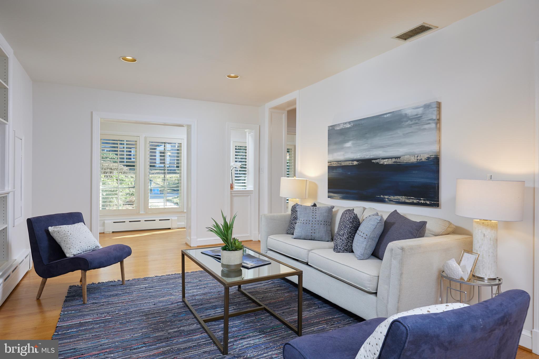 COUNTRY CLUB VILLAGE - Residential