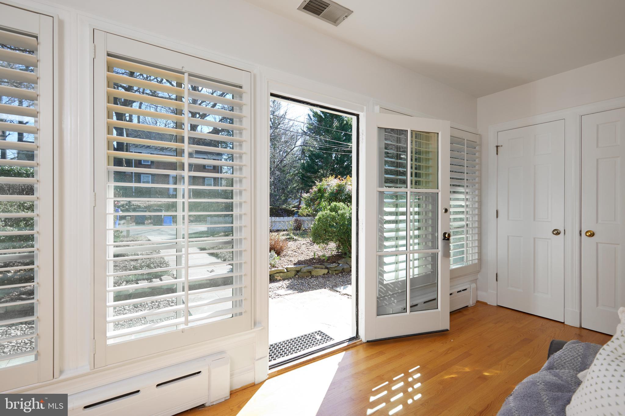 COUNTRY CLUB VILLAGE - Residential