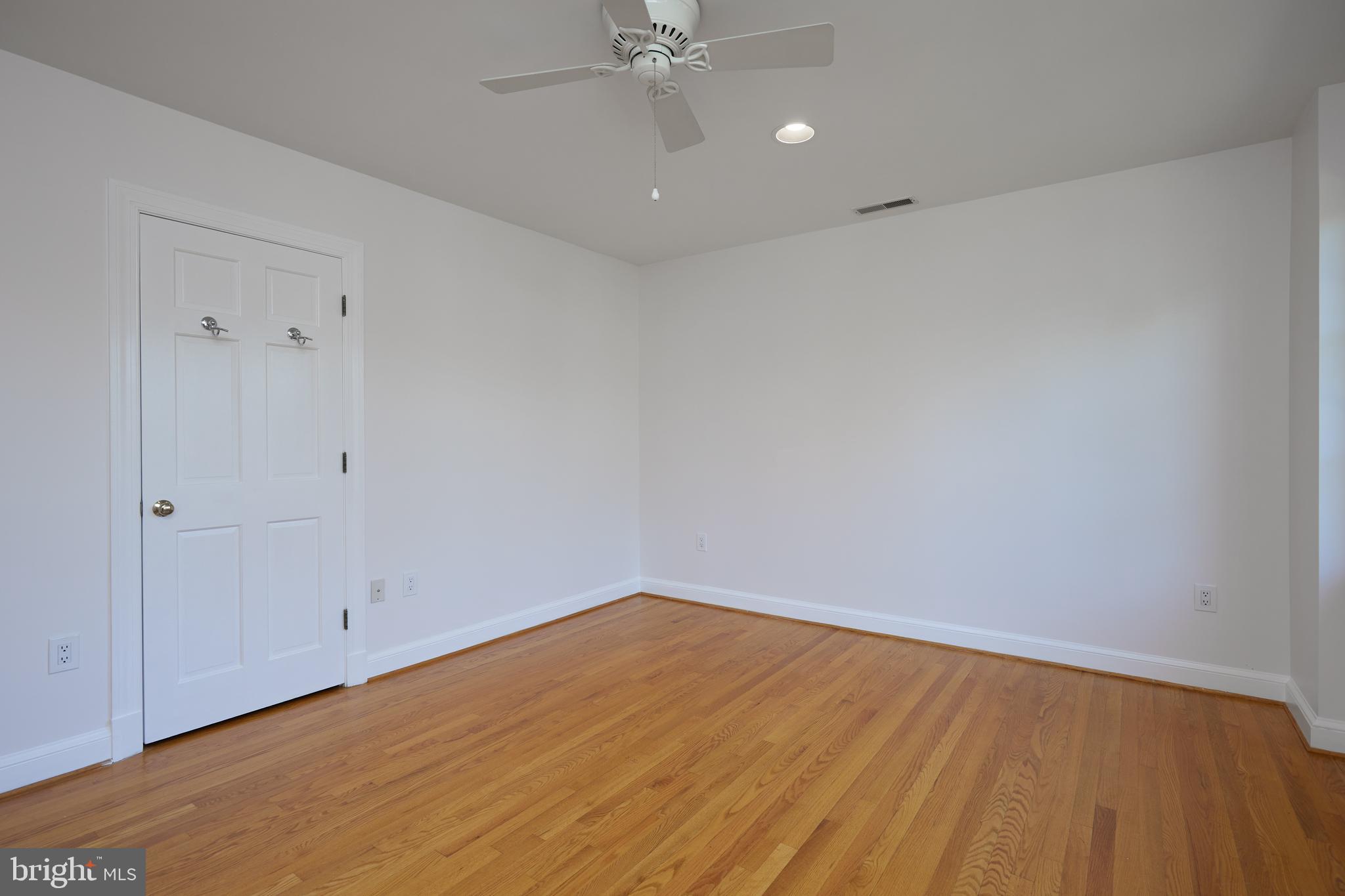 COUNTRY CLUB VILLAGE - Residential