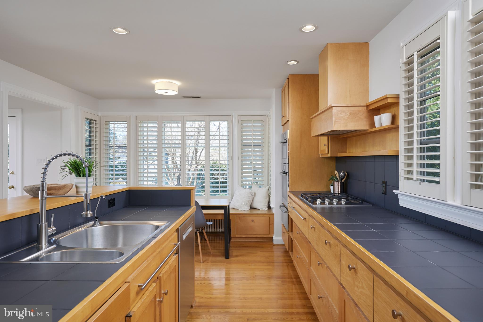 COUNTRY CLUB VILLAGE - Residential