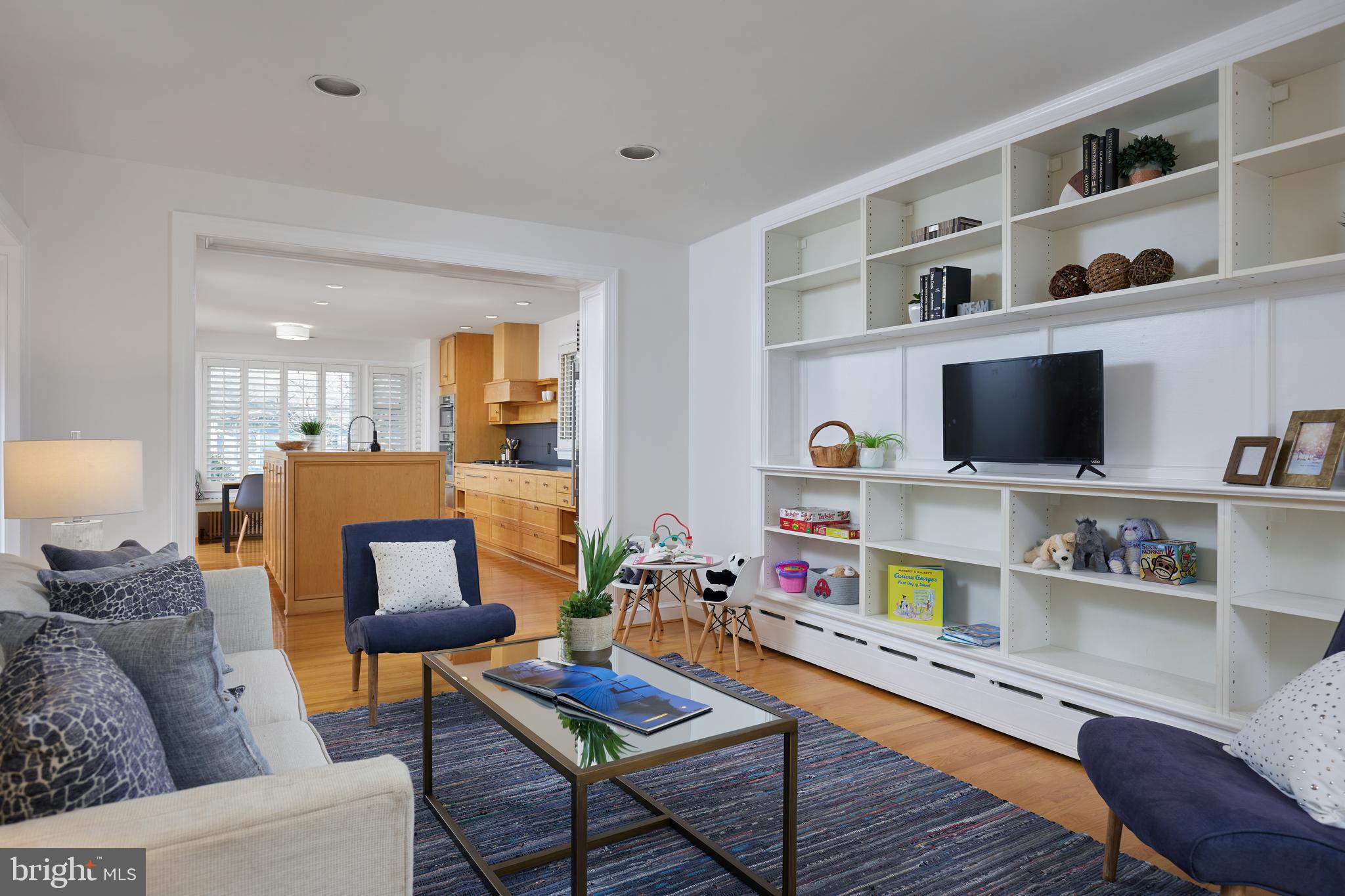 COUNTRY CLUB VILLAGE - Residential