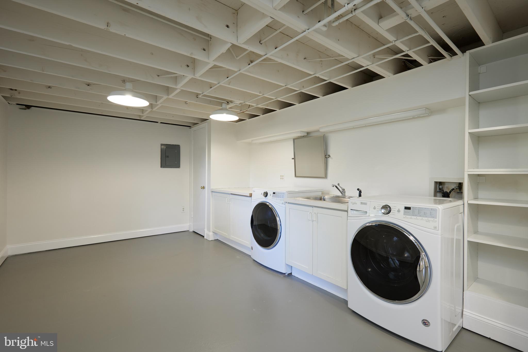 COUNTRY CLUB VILLAGE - Residential