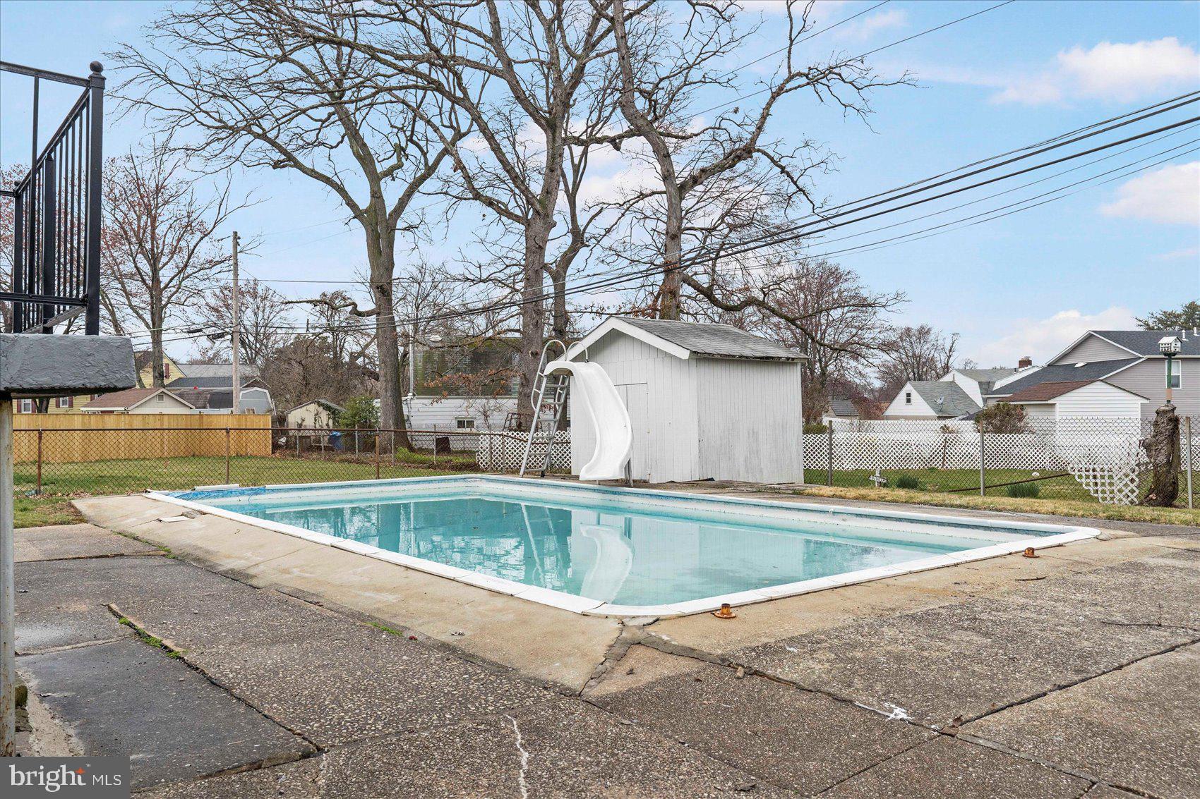 SPERL COURT - Residential