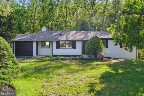4838 Randolph Drive, Annandale, VA MLS: VAFX2233778