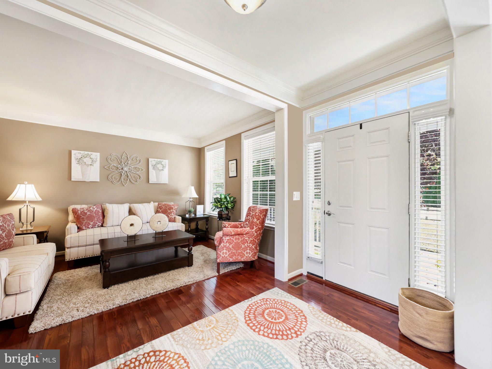 1024 W KENSINGTON CIRCLE