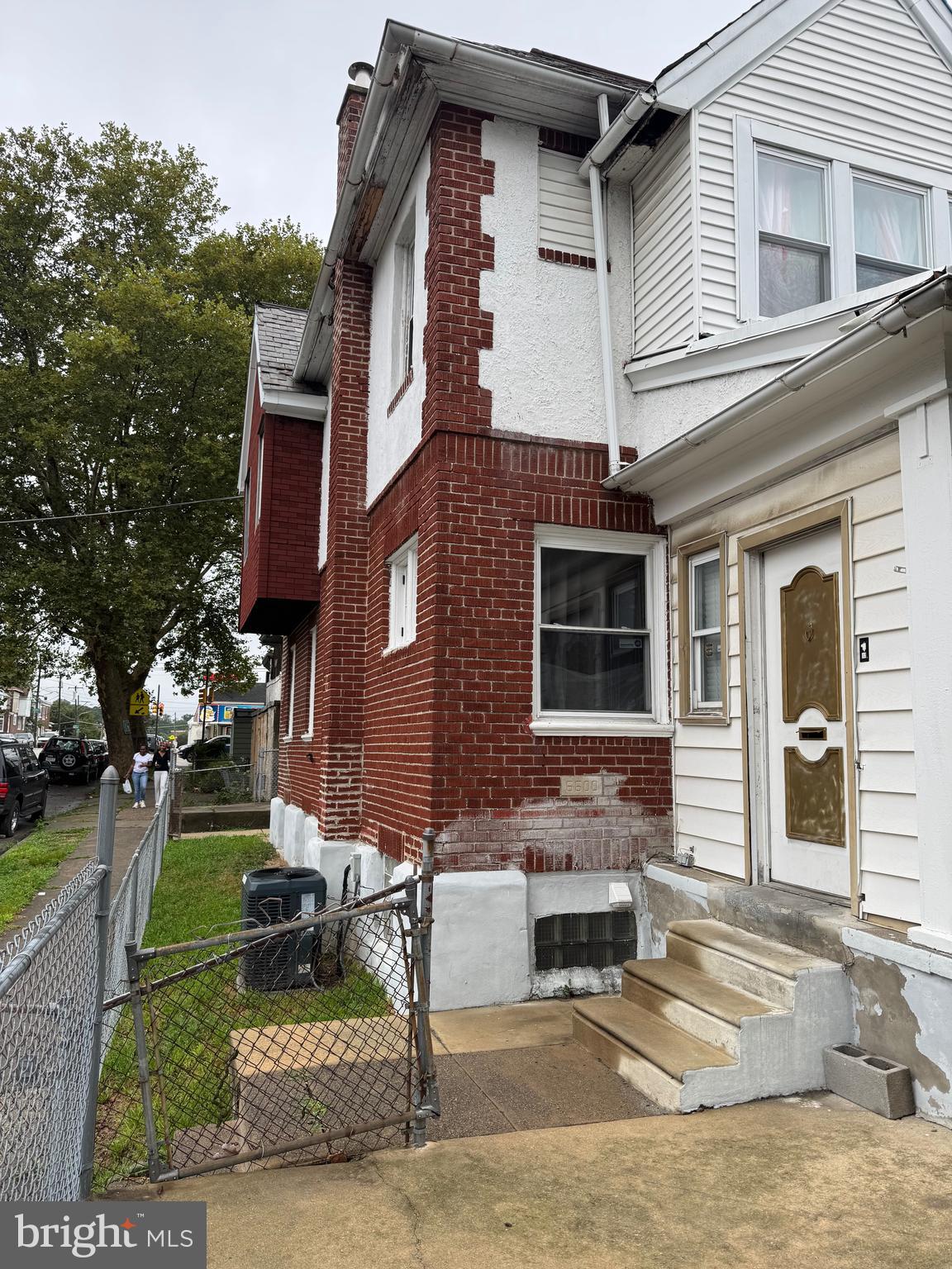 WEST OAK LANE - Residential