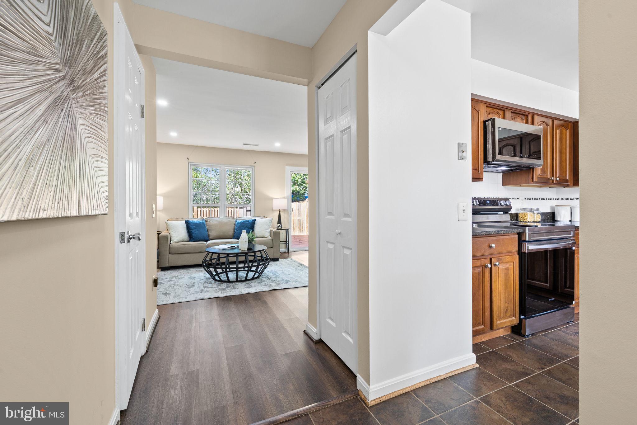 7658 STANA COURT