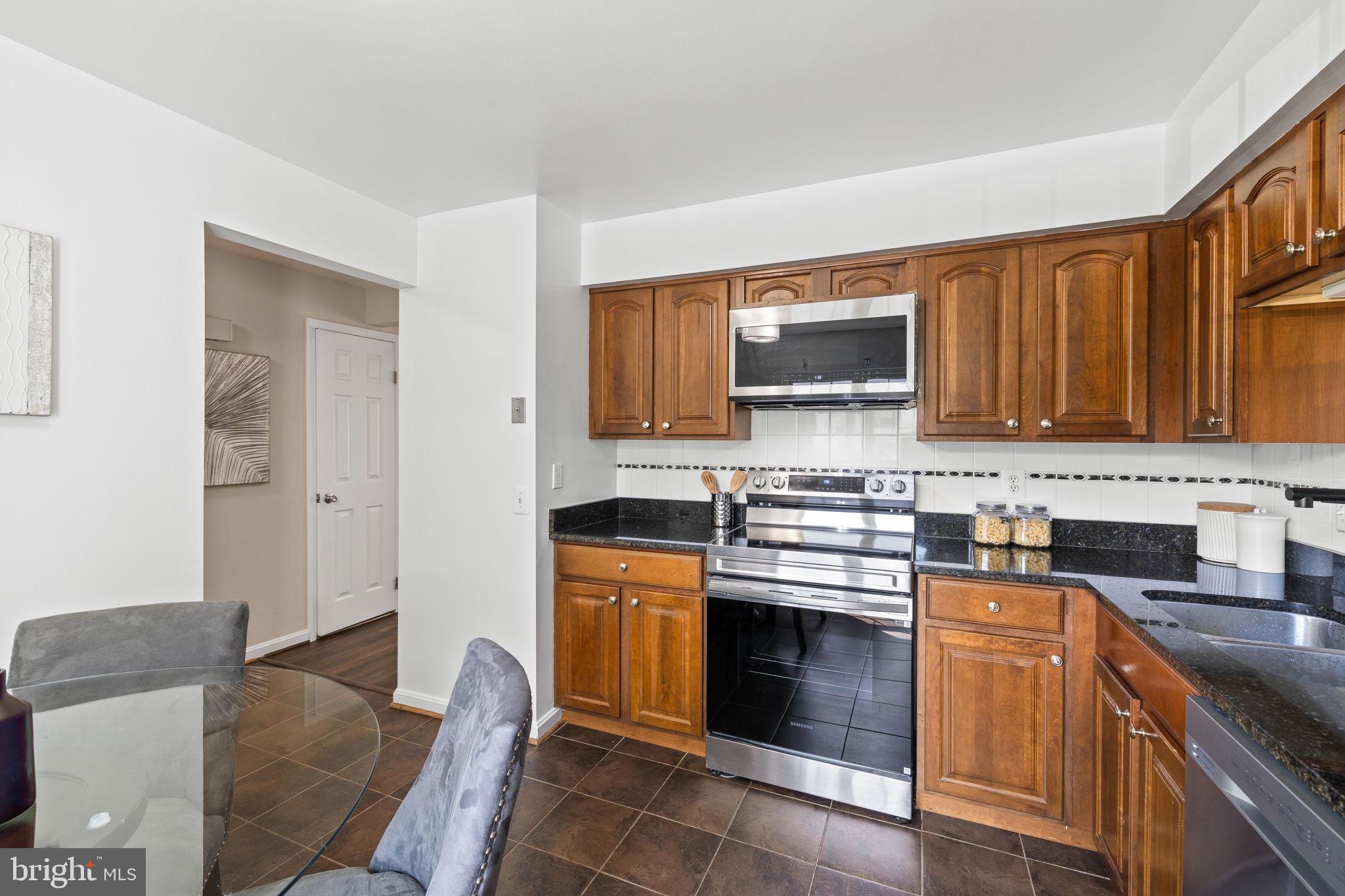 7658 STANA COURT