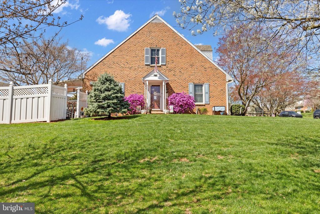 Photo of 200 Huntington Drive, MOUNTVILLE, PA 17554 (MLS # PALA2066054)