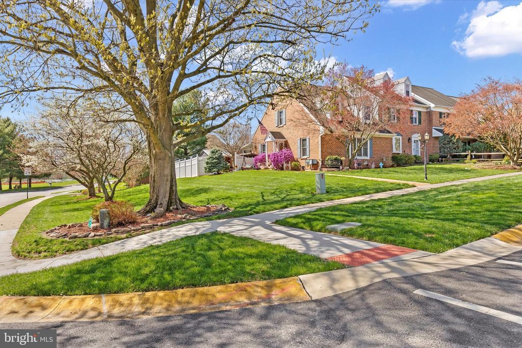 Photo of 200 Huntington Drive, MOUNTVILLE, PA 17554 (MLS # PALA2066054)