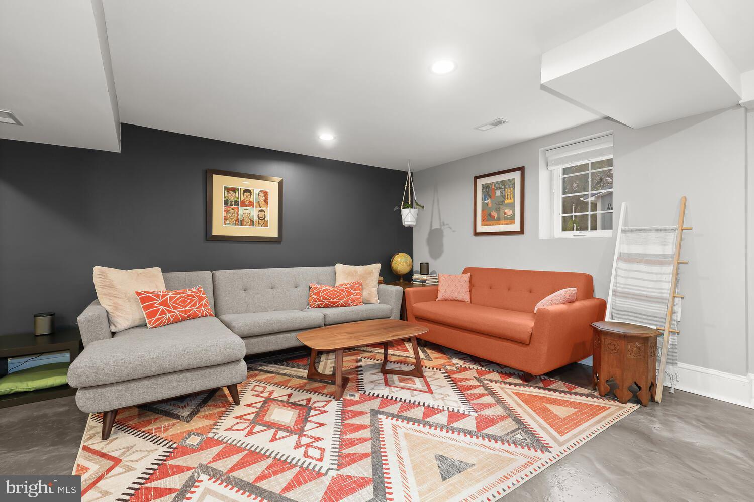 OAK SPRINGS - Residential