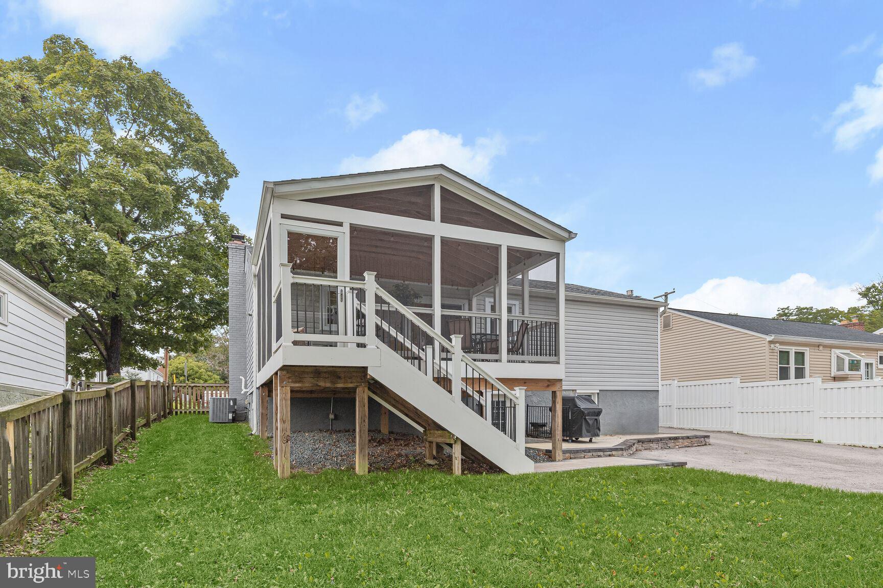 OAK SPRINGS - Residential